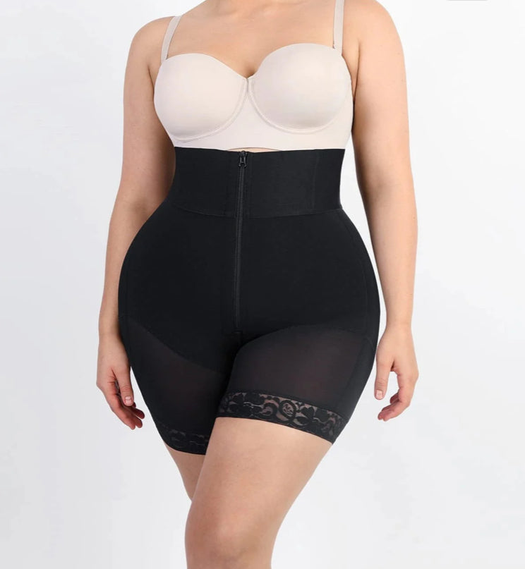 Alene Curve Short